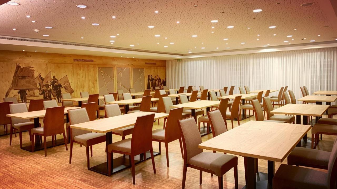 Hotel Goldener Hirsch Кауфбойрен Экстерьер фото