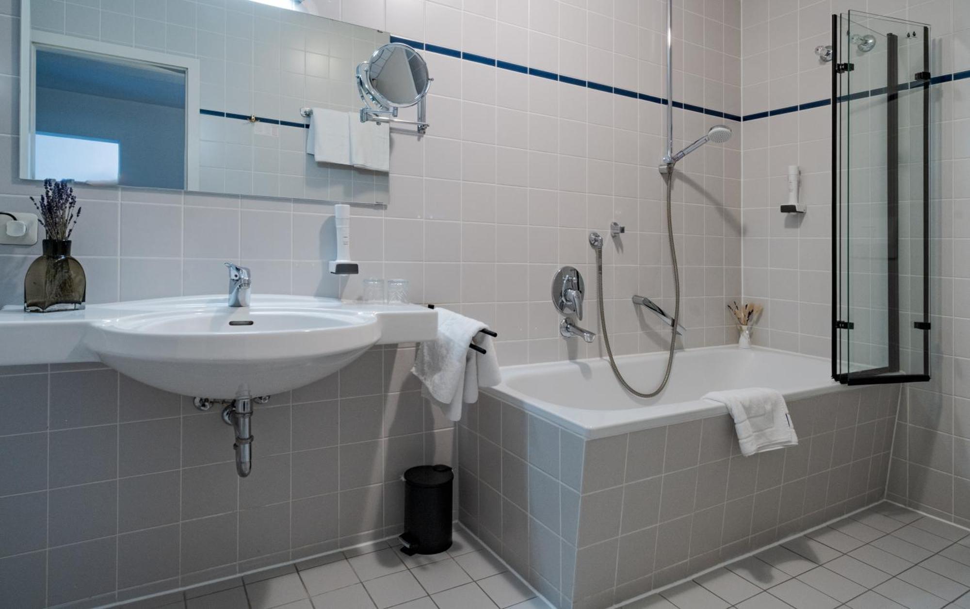 Hotel Goldener Hirsch Кауфбойрен Экстерьер фото