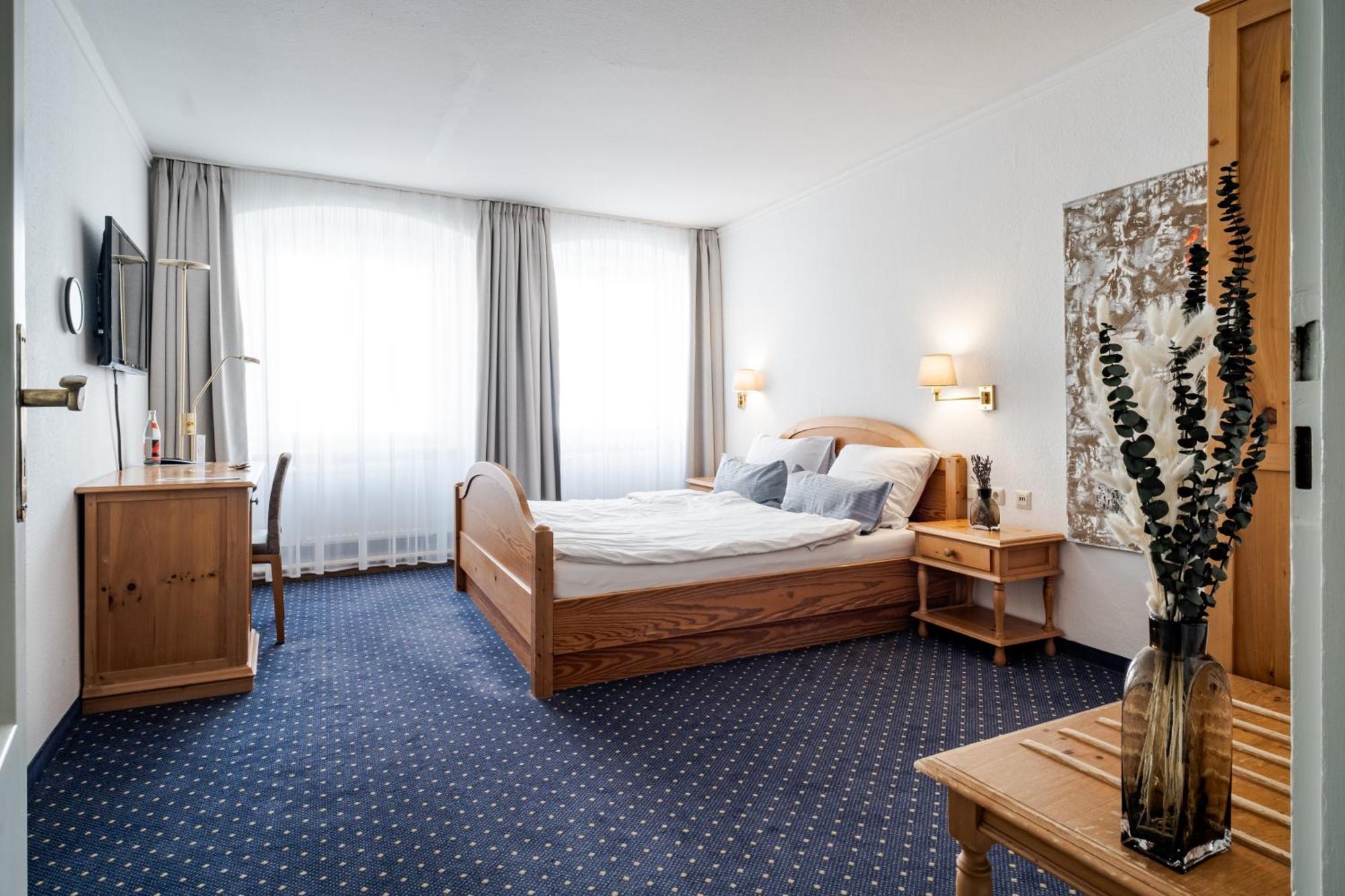 Hotel Goldener Hirsch Кауфбойрен Экстерьер фото