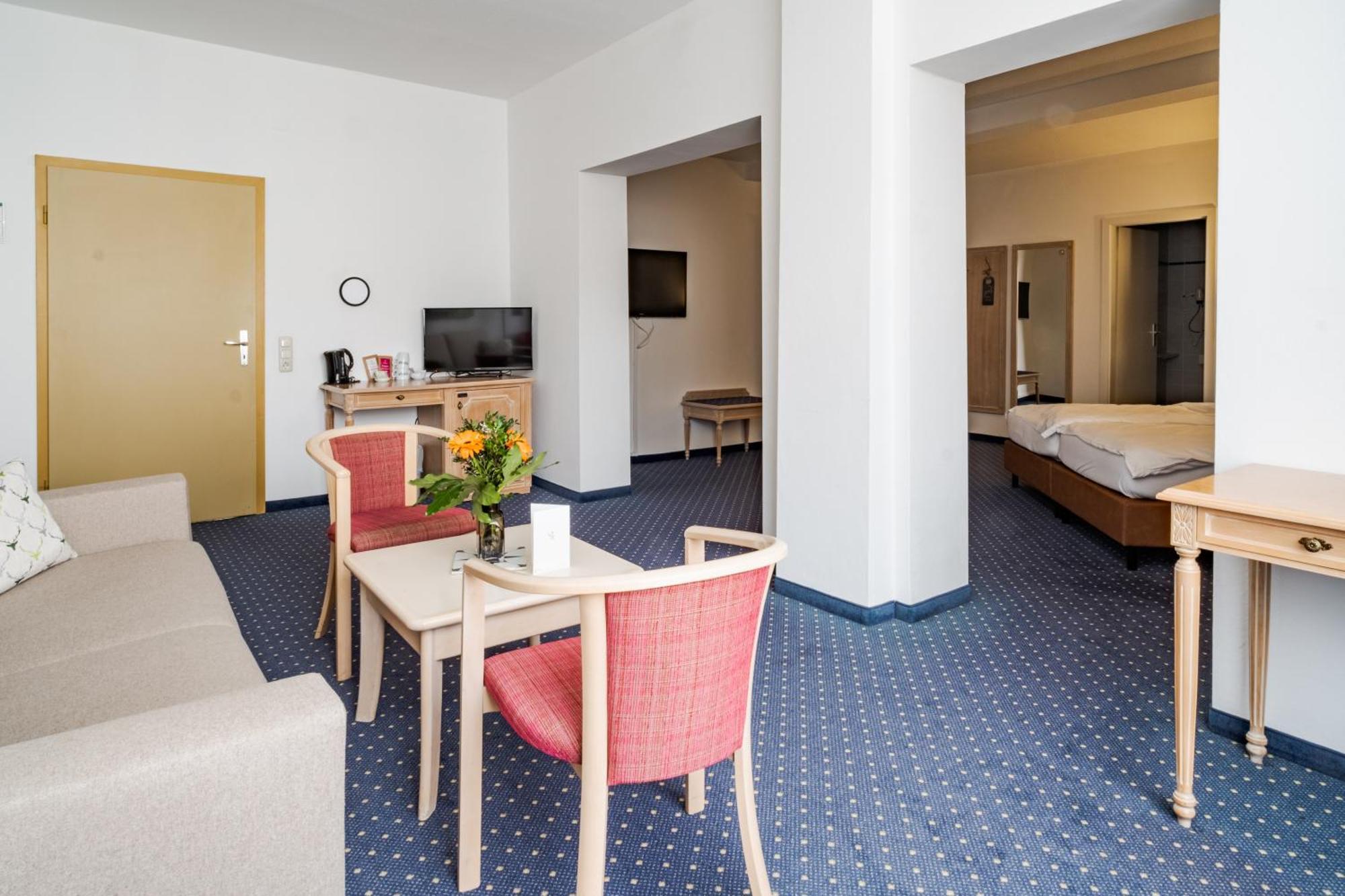 Hotel Goldener Hirsch Кауфбойрен Номер фото